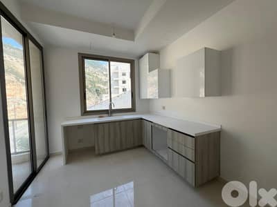 L14884 - 3-Bedroom Apartment for Sale In a Gated Community in Adma