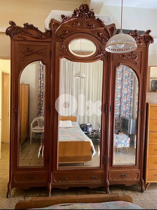 Vintage Closet 1