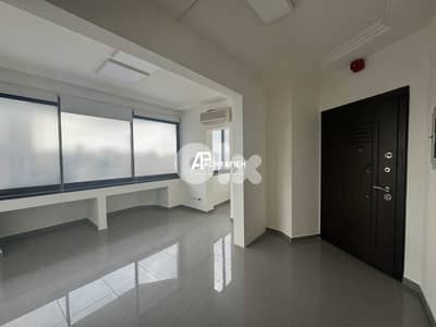 Office for Rent In Adlieh - مكتب للأجار في العادلية