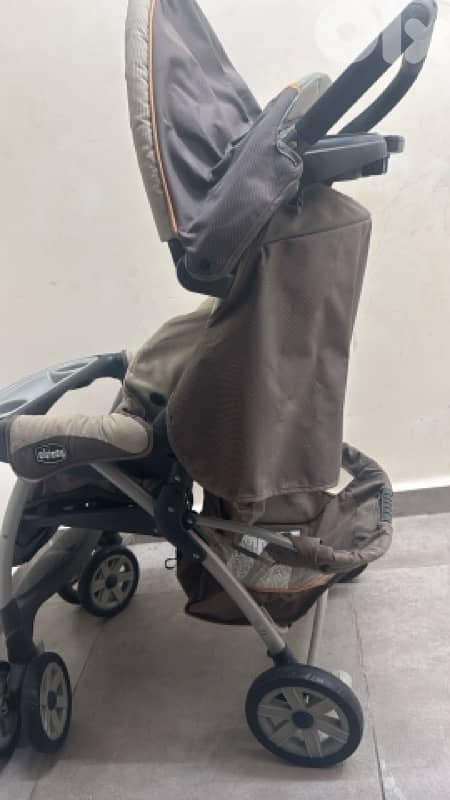 عرباية chicco 4