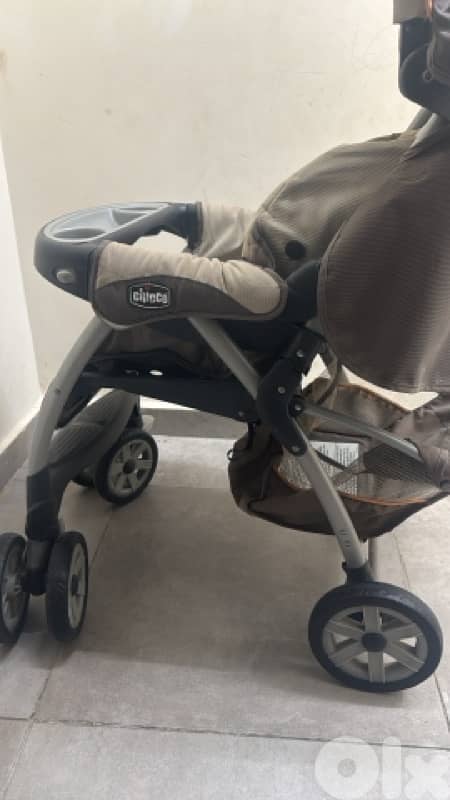 عرباية chicco 5