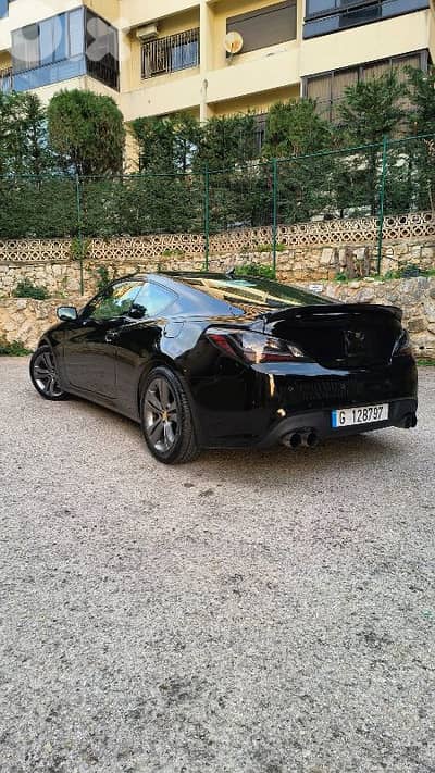 Hyundai Genesis 2.0T 2011