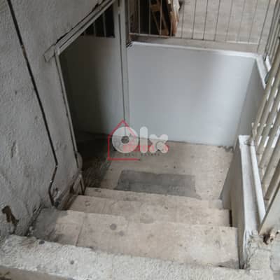 Commercial Warehouse in Sin El Fil مستودع تجاري في سن الفيل