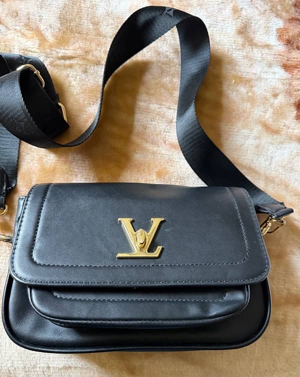 LV class A handbag 2
