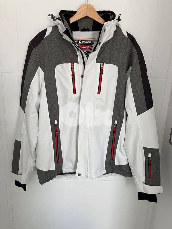 Ski gear and winter jackets (check seller's page for all details) 1