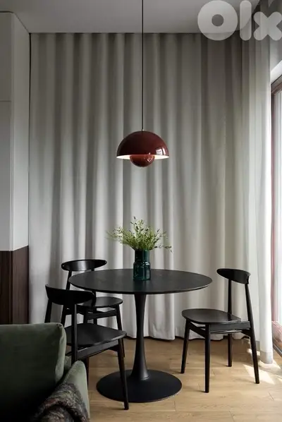 round black dining table