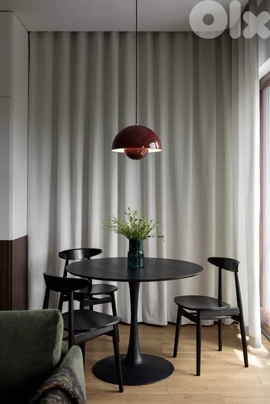 round black dining table 0