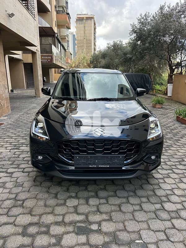 Suzuki Swift GLX 2026 black on black (0 km) 0