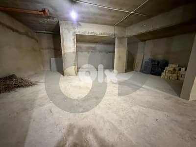 Spacious 650 sqm warehouse for sale in Baabda- Louaizeh REF#GG126390