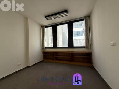 Office for sale in Mar Elias - مكتب للبيع في مارالياس