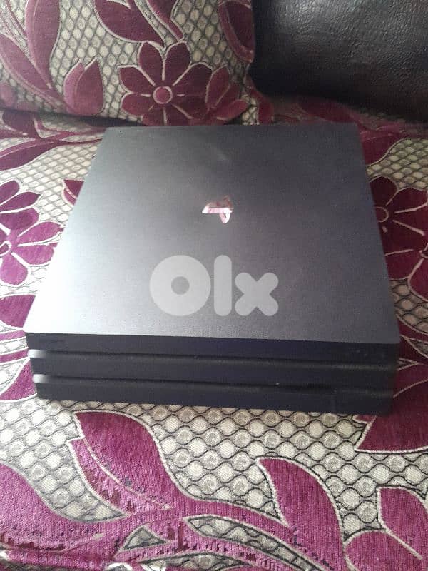 PlayStation 4 pro used like new 0