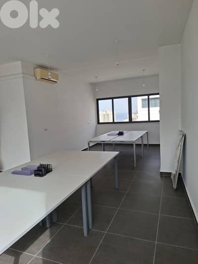 مكتب مجهز للايجار في الحمراء Full equipped office for rent in Hamra