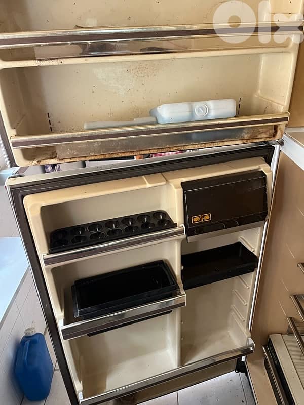 Frigidaire fridge 0