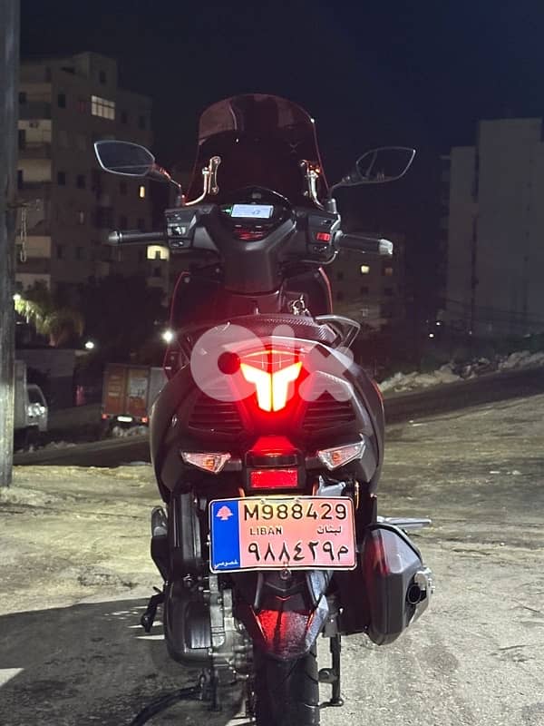 tvs احمر و اسود 1