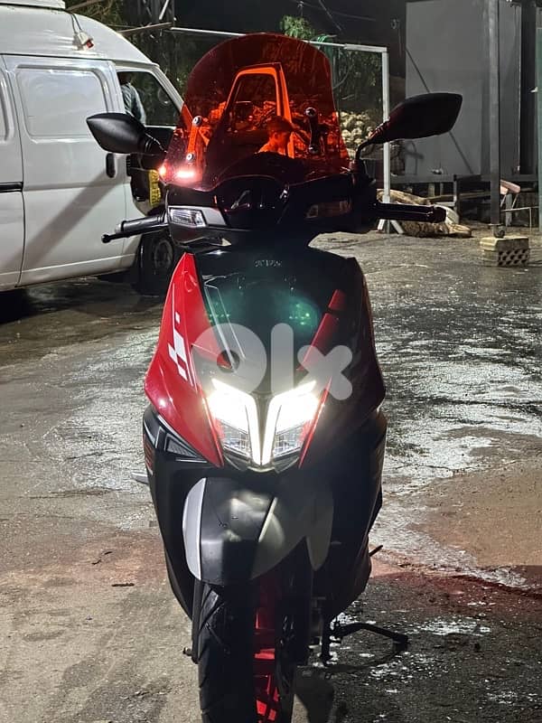 tvs احمر و اسود 2