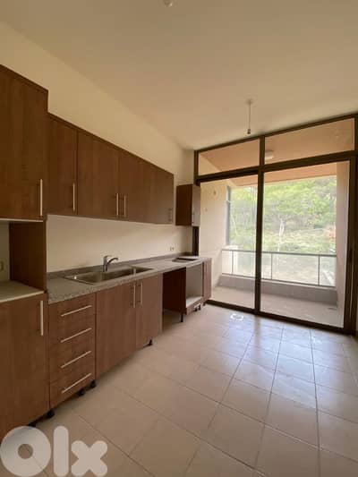 Apartment for sale in botchay شقة للبيع في بطشاي
