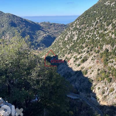 prime piece of land in Wata El Jozz قطعة أرض مميزة في وطى الجوز