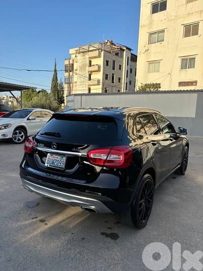 Mercedes-Benz GLA-Class 2017 4matic clean Carfax