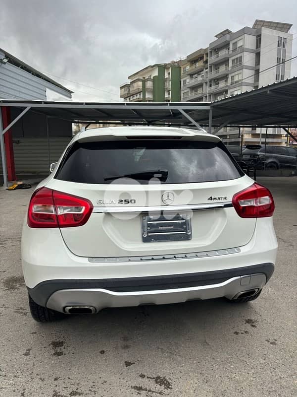 Mercedes-Benz GLA-Class 2018 4matic clean Carfax 0