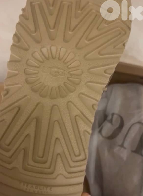 UGG AUSTRALIAN 3