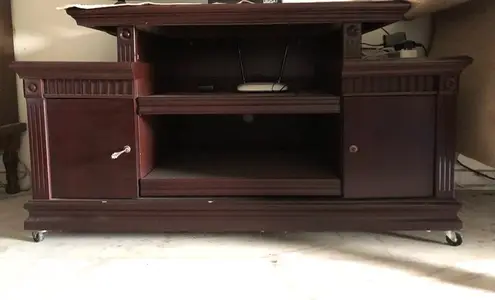 طاولة تلفزيون فقط 50$
