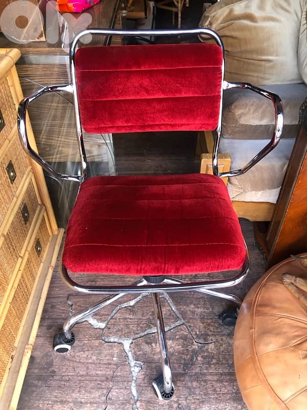 vintage chrome swivel chair / office chair . 125$ 2