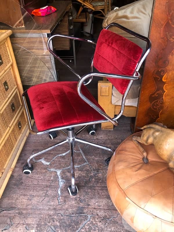 vintage chrome swivel chair / office chair . 125$ 3