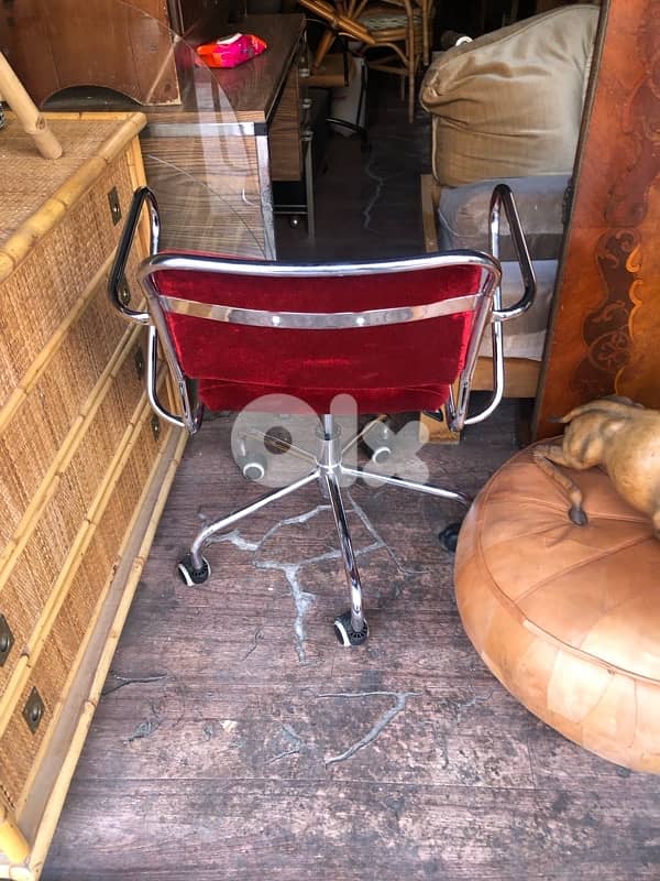 vintage chrome swivel chair / office chair . 125$ 4