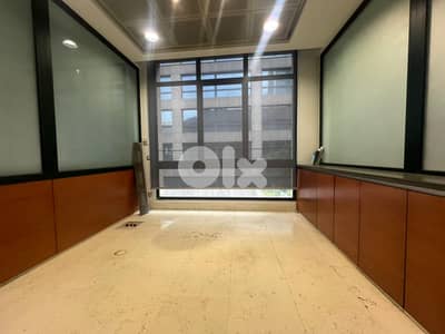 Prime Office for Rent on Hamra Main Streetمكتب للإيجار في شارع الحمرا