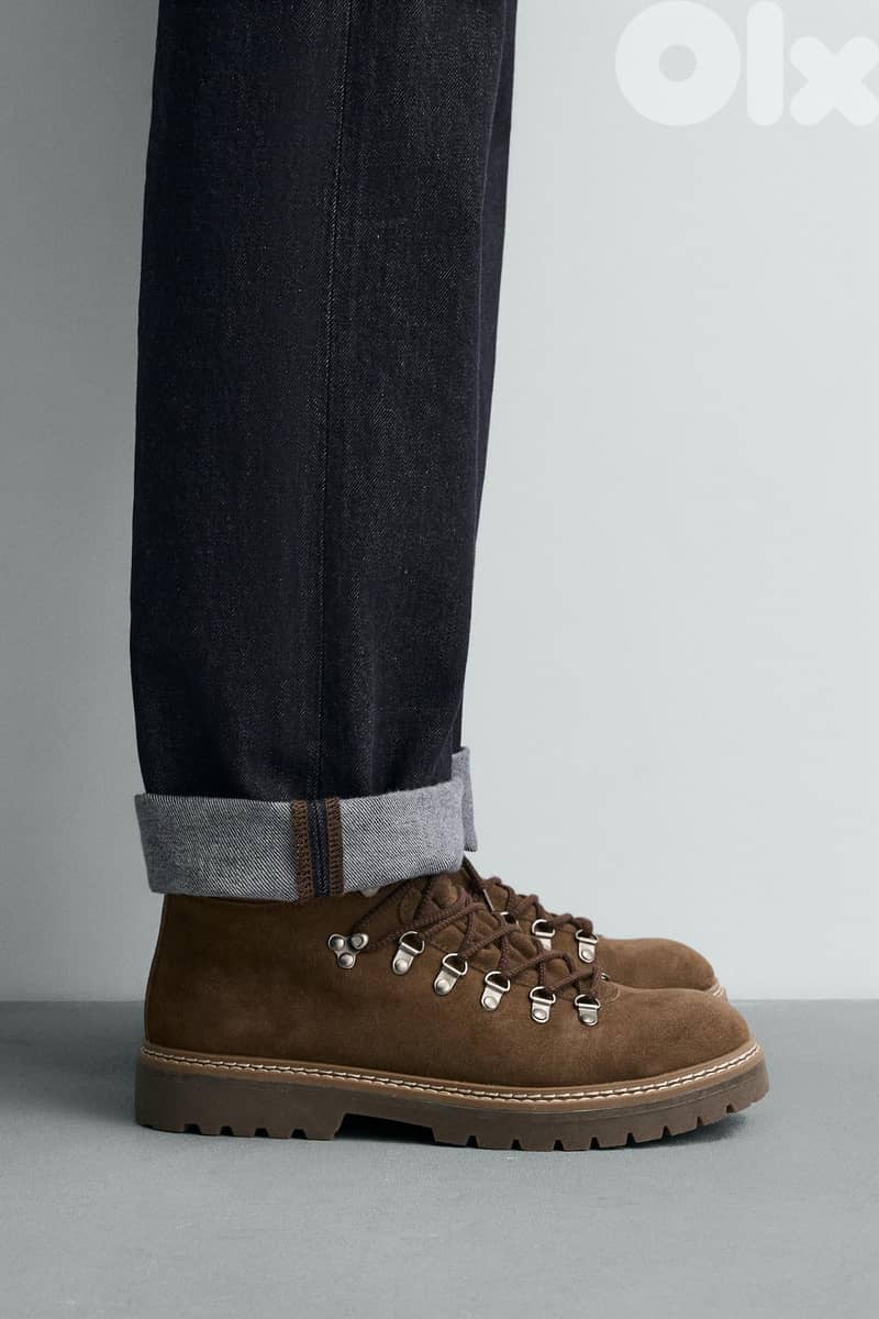 Zara - CHUNKY LEATHER BOOTS SIZE 41 0