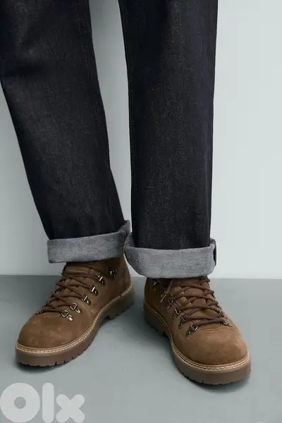 Zara - CHUNKY LEATHER BOOTS SIZE 41