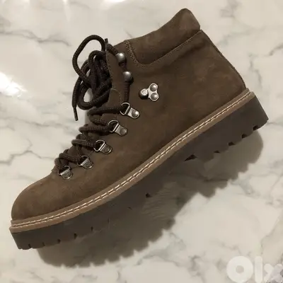 Zara - CHUNKY LEATHER BOOTS SIZE 41