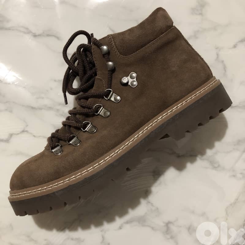 Zara - CHUNKY LEATHER BOOTS SIZE 41 7