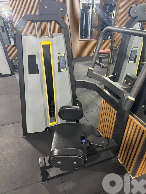 Back Row Machine (Weight Stack) – Gym Grade – Excellent Condition 0