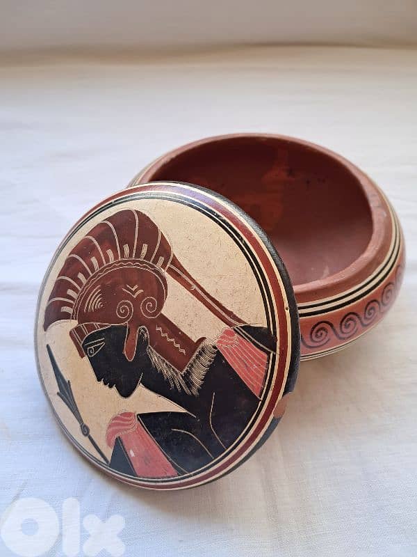 Vintage pottery trinket from Greece 0