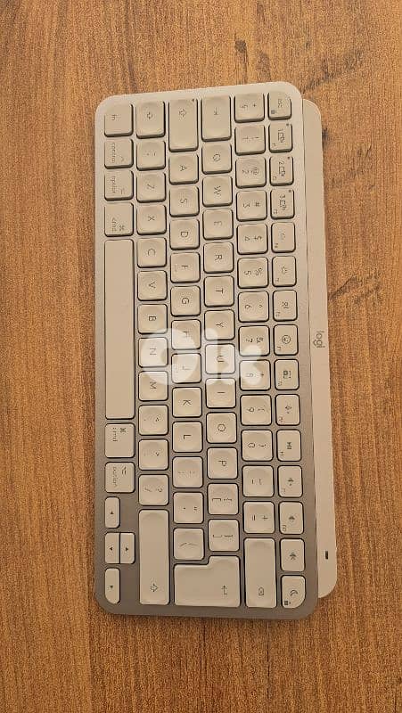 Logitech Bluetooth keyboard 0