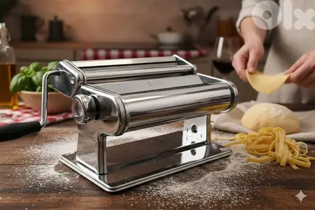 رقاقة عجينة مع عدة سماكات pasta and dough maker