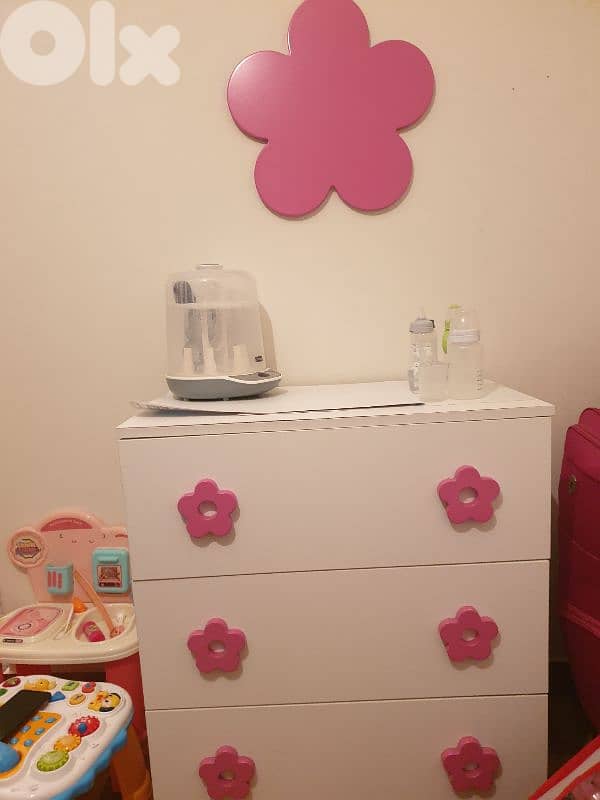Complete Baby Girl Bedroom Set (White & Pink Flower Design) 2