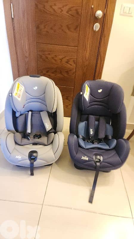 2 car seats Joie stages like-new carseats 0