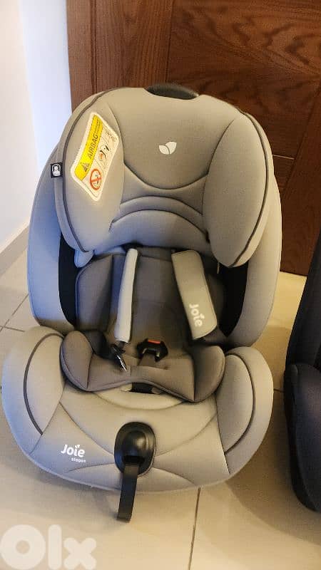 2 car seats Joie stages like-new carseats 2
