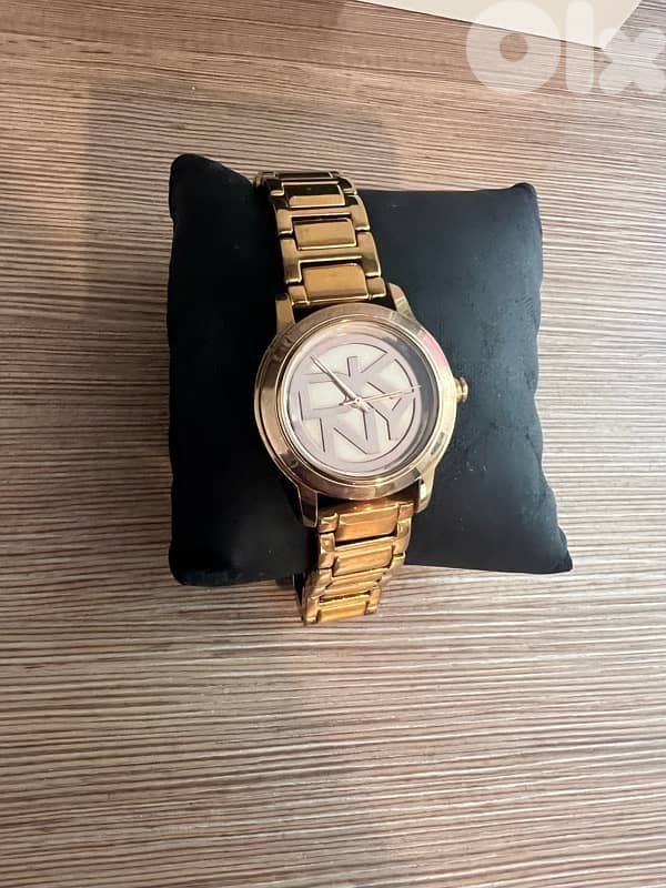 DKNY watch 0