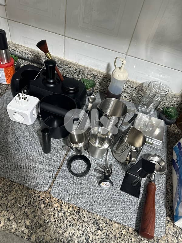 delogi dedica + Grinder 4