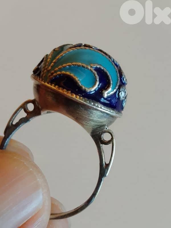 Vintage and Unique Art Deco Russian Silver Enameled Dome Ring 2