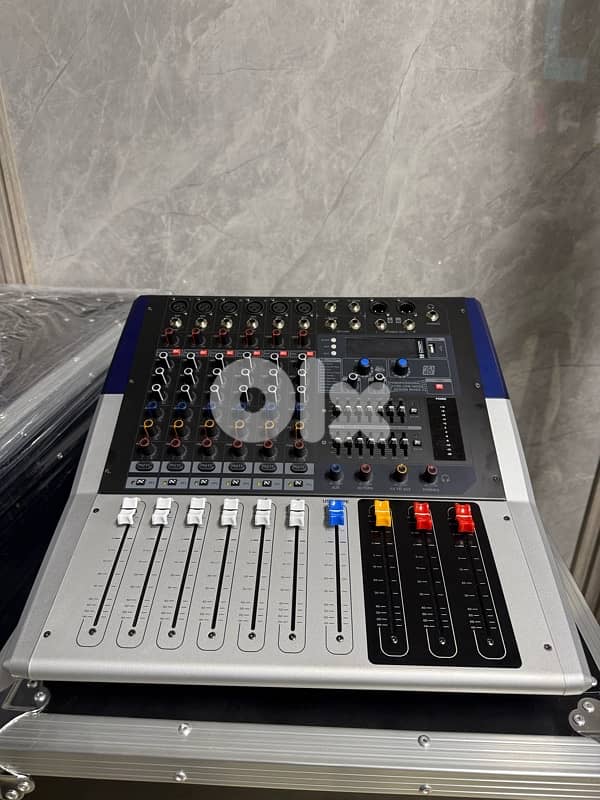 Mixer Yamaha with power 6 channel 0