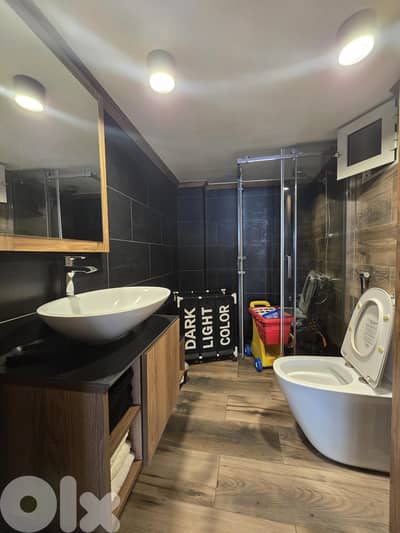 Apartment for sale in Ain el Remmaneh شقة للبيع في عين الرمانة
