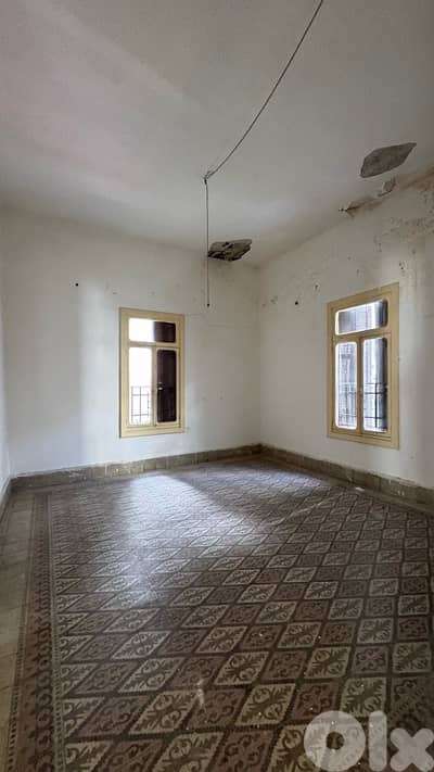 Loft for rent in Mar Mikhael perfect for restaurant - Achrafieh