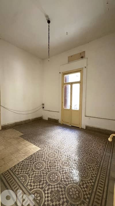 Loft for rent in Mar Mikhael perfect for restaurant - Achrafieh