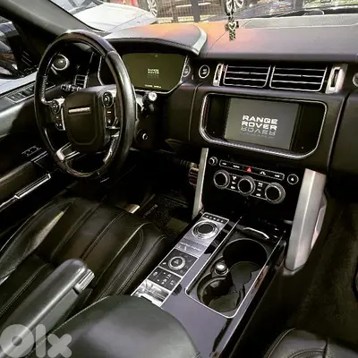 Land Rover Vogue model 2013 luxury black edition