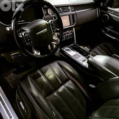 Land Rover Vogue model 2013 luxury black edition