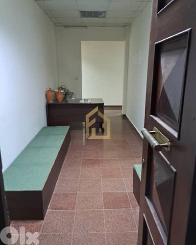 office for rent in Badaro CN16 مكتب للإيجار  في  بدارو